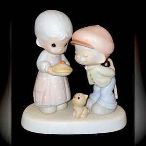Precious Moments 'Sweeter As The Years Go By' Figurine